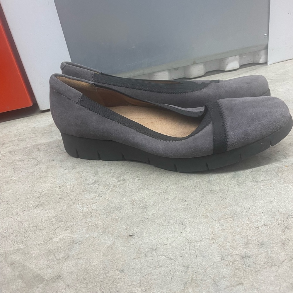 Clark’s Gray Shoes Size 10